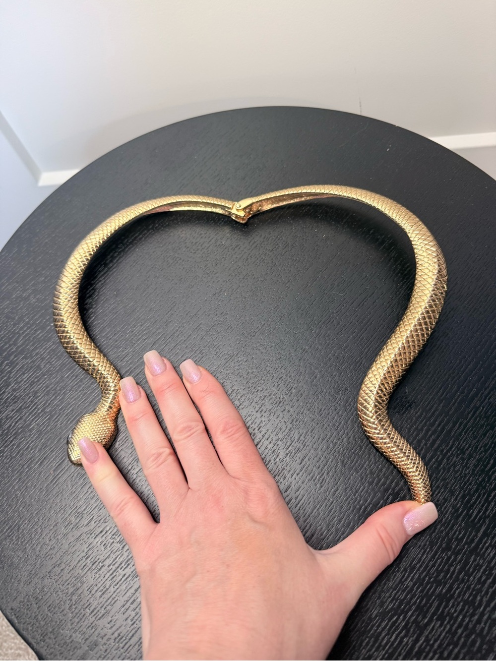 Gold-Tone Snake Collar Necklace 🐍 - Picture 5 of 6
